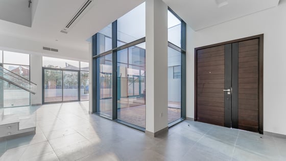 Brand new villa in Al Furjan with spacious layout, picture 2