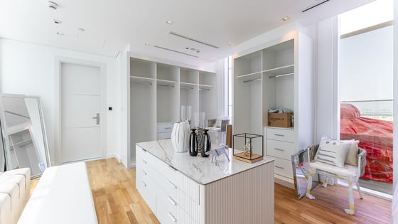 Remarkable penthouse in Al Barari with city skyline view, picture 13