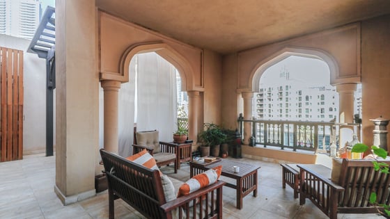 Rare duplex apartment in Downtown with spacious terrace, picture 6
