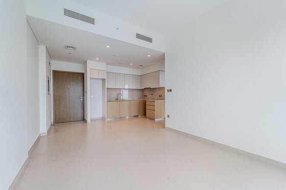High Floor | Vacant | Beautiful Canal View, picture 5