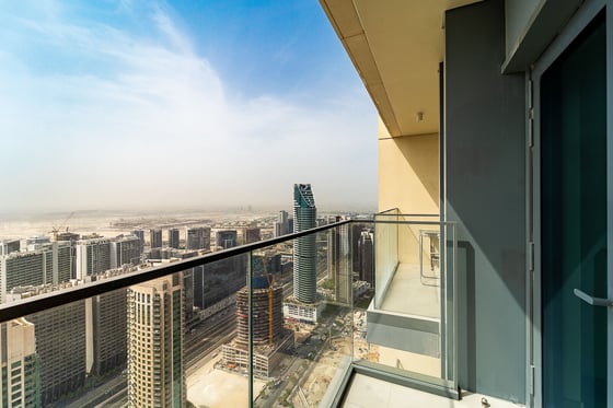 High Floor | Vacant | Beautiful Canal View, picture 7