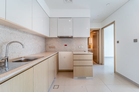 High Floor | Vacant | Beautiful Canal View, picture 8