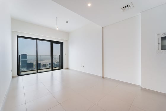 High Floor | Vacant | Beautiful Canal View, picture 4