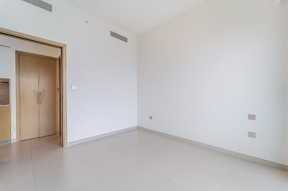 High Floor | Vacant | Beautiful Canal View, picture 10