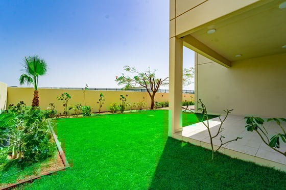 Luxurious | Premium Location | Unfurnished, picture 32