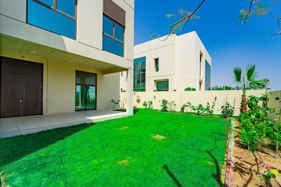 Luxurious | Premium Location | Unfurnished, picture 29
