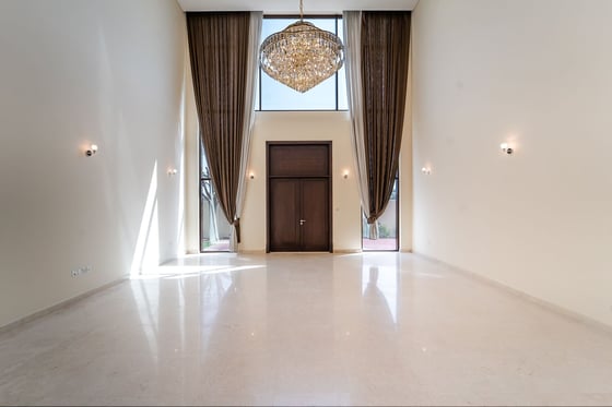 Luxurious | Premium Location | Unfurnished, picture 2