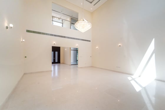 Luxurious | Premium Location | Unfurnished, picture 3