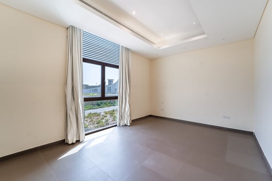 Luxurious | Premium Location | Unfurnished, picture 12