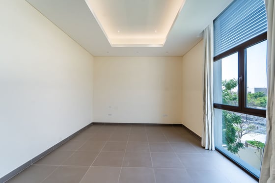 Luxurious | Premium Location | Unfurnished, picture 22
