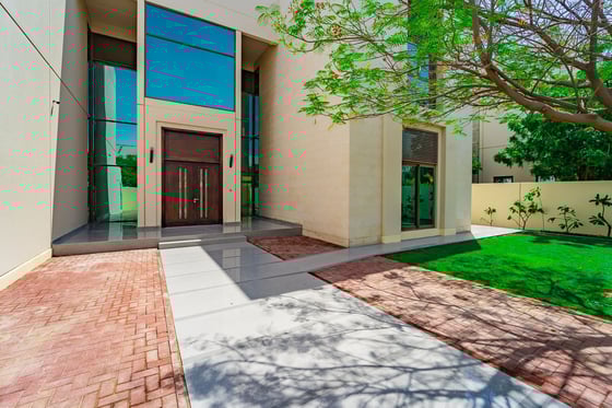 Luxurious | Premium Location | Unfurnished, picture 33