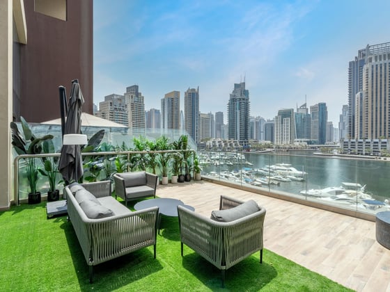 Luxurious Duplex with Stunning Marina Views, picture 1