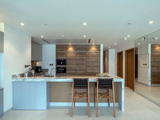 Luxurious Duplex with Stunning Marina Views, picture 7