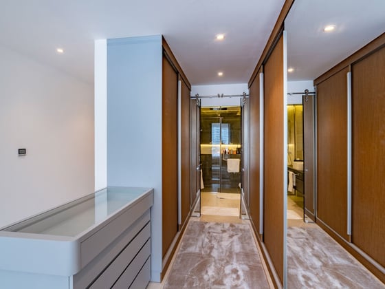 Luxurious Duplex with Stunning Marina Views, picture 10