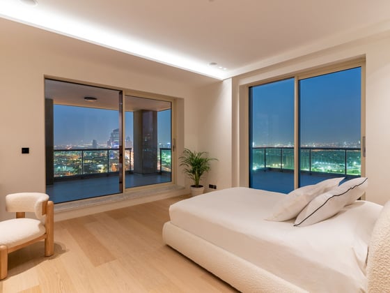 Luxurious Marina Penthouse with Panoramic Views, picture 11