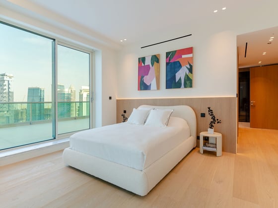 Luxurious Marina Penthouse with Panoramic Views, picture 9