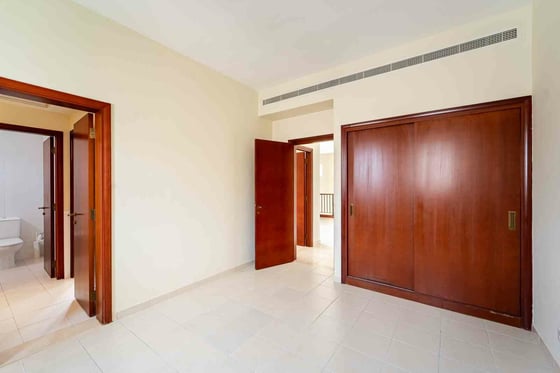 Landscaped | Spacious | Single Row | Vacant, picture 11