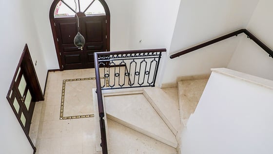 Flawless villa in Palm Jumeirah with coastal scenery, picture 11