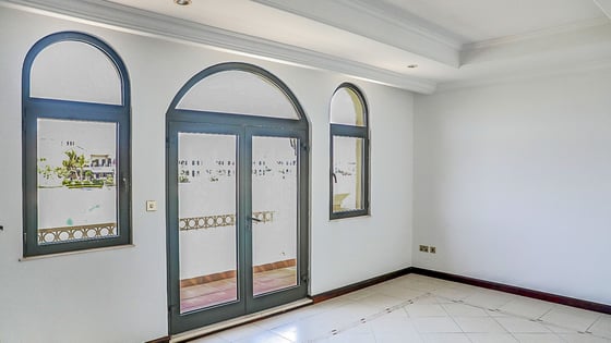 Flawless villa in Palm Jumeirah with coastal scenery, picture 12