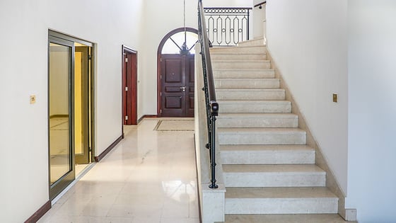 Flawless villa in Palm Jumeirah with coastal scenery, picture 13