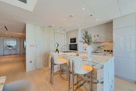 Luxurious 3Bedroom Apartment in Bvlgari Residences, picture 14