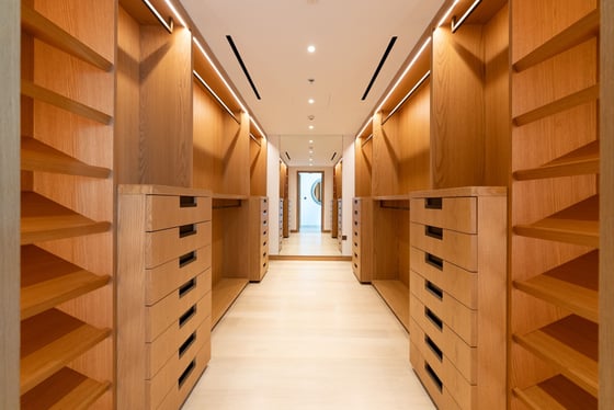 Luxurious 3Bedroom Apartment in Bvlgari Residences, picture 33
