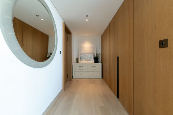 Luxurious 3Bedroom Apartment in Bvlgari Residences, picture 32