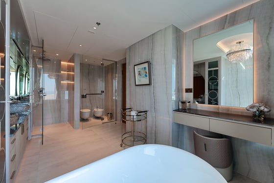 Luxurious 3Bedroom Apartment in Bvlgari Residences, picture 30