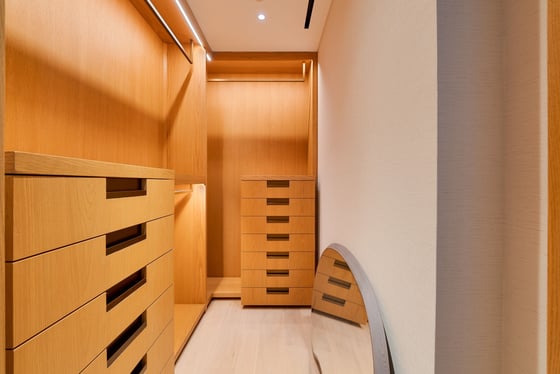 Luxurious 3Bedroom Apartment in Bvlgari Residences, picture 31