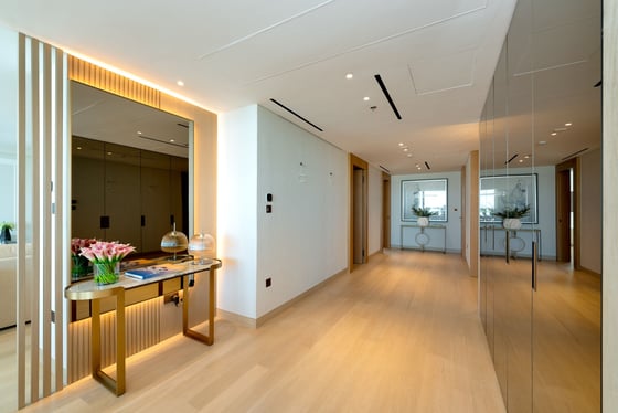 Luxurious 3Bedroom Apartment in Bvlgari Residences, picture 12
