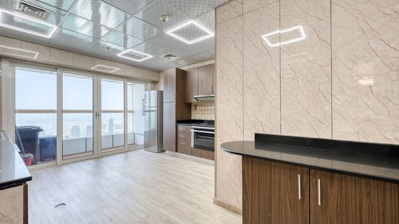 Fully upgraded apartment in Marina with sea views, picture 9