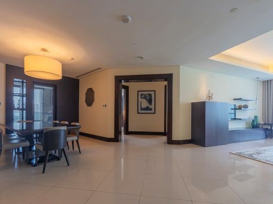 Luxury Apartment with Burj Khalifa & Fountain View, picture 4