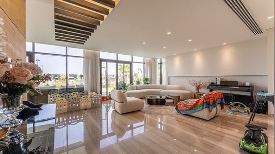 Luxurious villa in Damac Hills with golf course view, picture 5