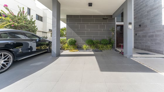 Luxurious villa in Damac Hills with golf course view, picture 20