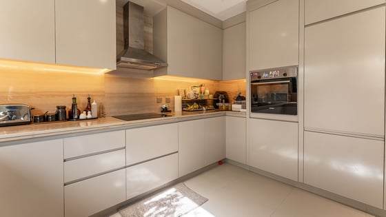 Luxurious villa in Damac Hills with golf course view, picture 4