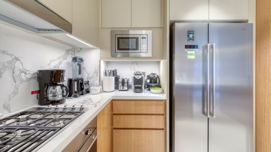 Furnished apartment in Downtown with Burj Khalifa view, picture 7