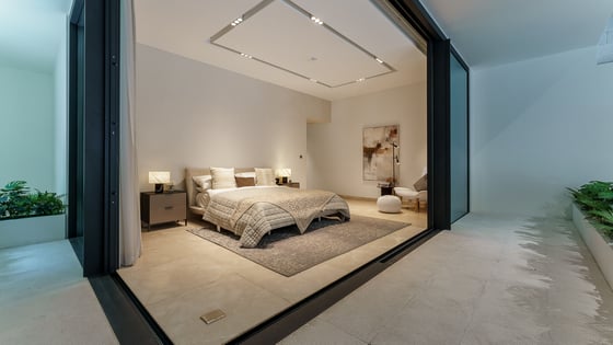 Stand alone villa in Expo City with private garden, picture 19