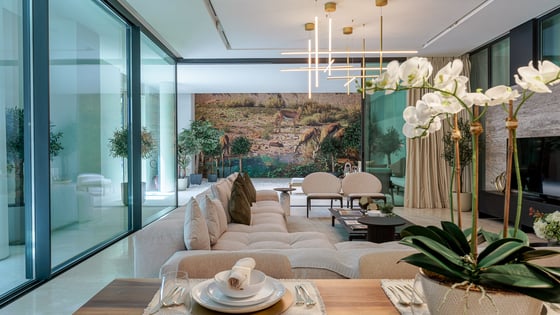 Stand alone villa in Expo City with private garden, picture 9
