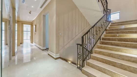Extraordinary Lake View Mansion in Emirates Hills, picture 23