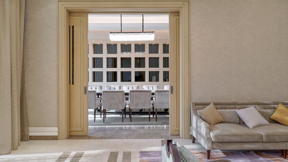Extraordinary Lake View Mansion in Emirates Hills, picture 7