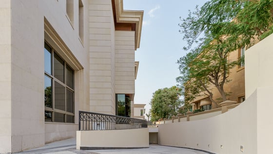 Extraordinary Lake View Mansion in Emirates Hills, picture 27