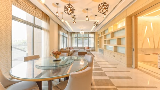 Extraordinary Lake View Mansion in Emirates Hills, picture 5