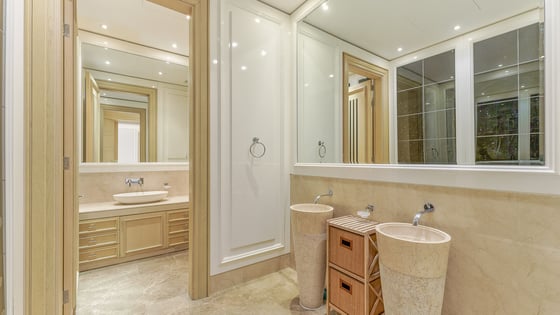 Extraordinary Lake View Mansion in Emirates Hills, picture 19