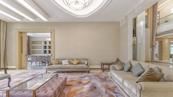 Extraordinary Lake View Mansion in Emirates Hills, picture 4