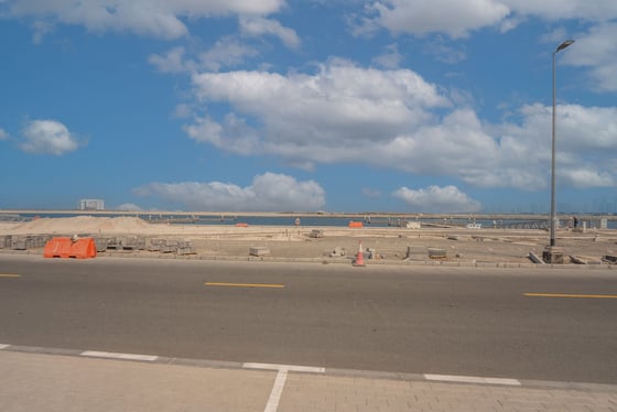Rare Waterfront Hotel Plot in Dubai Islands, picture 7