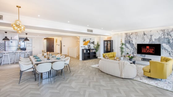 Upgraded luxury villa in Palm Jumeirah with sea views, picture 1