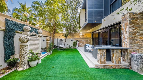 Massive villa in Damac Hills with private garden, picture 17