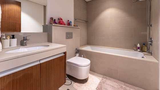 Furnished apartment in Dubai Creek with panoramic view, picture 17