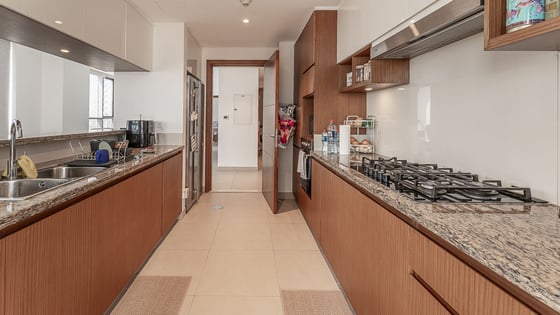 Furnished apartment in Dubai Creek with panoramic view, picture 5