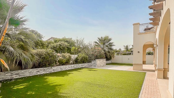 Luxurious villa in Arabian Ranches with spacious layout, picture 13